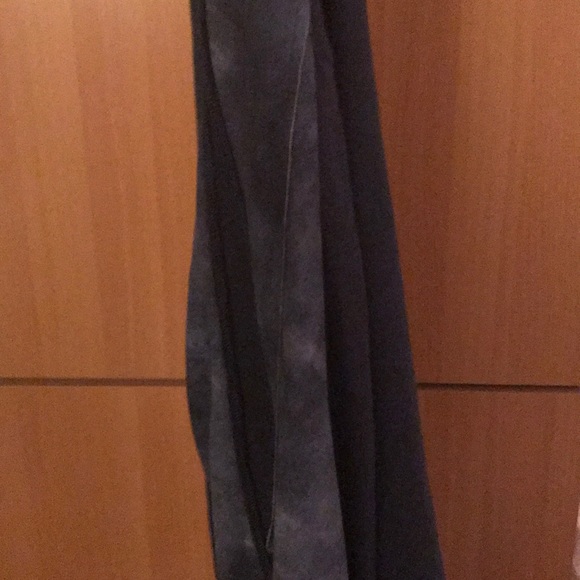 Too small - Picture 4 of 4